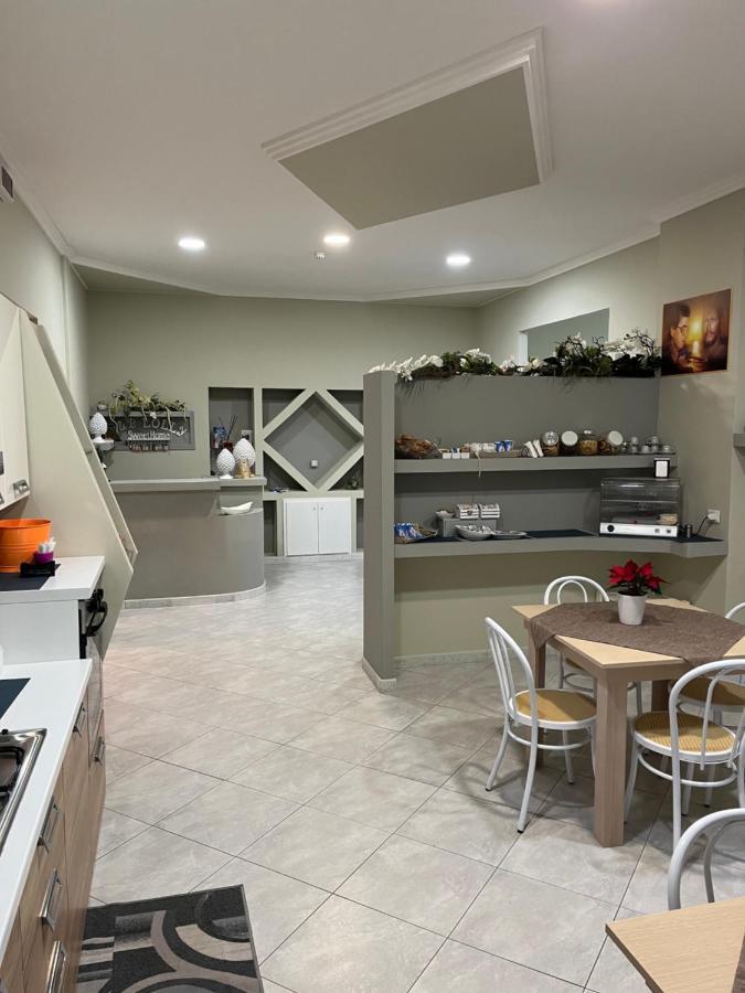 Lolly Bed & Breakfast Paravati Bagian luar foto