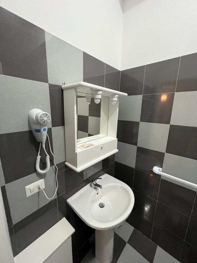 Lolly Bed & Breakfast Paravati Bagian luar foto