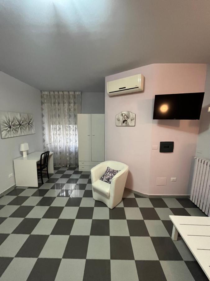 Lolly Bed & Breakfast Paravati Bagian luar foto
