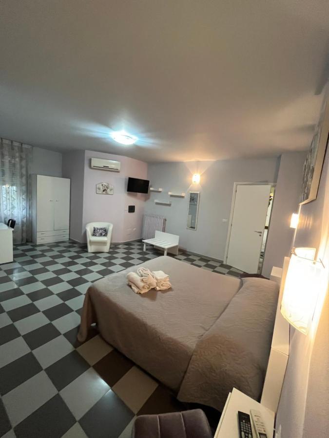 Lolly Bed & Breakfast Paravati Bagian luar foto