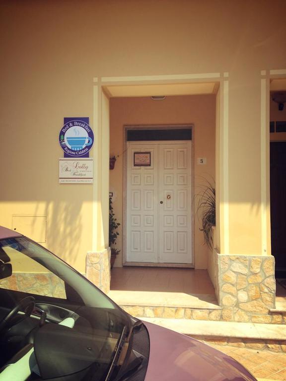 Lolly Bed & Breakfast Paravati Bagian luar foto